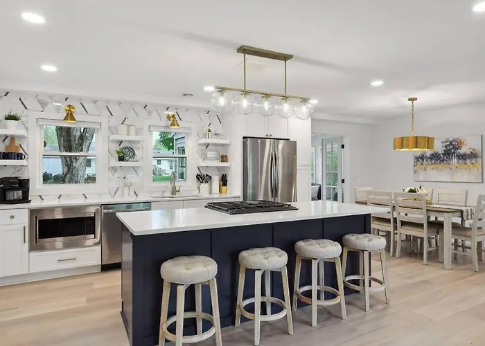 Luxury 1800Sq.Ft Home - Sleeps 8