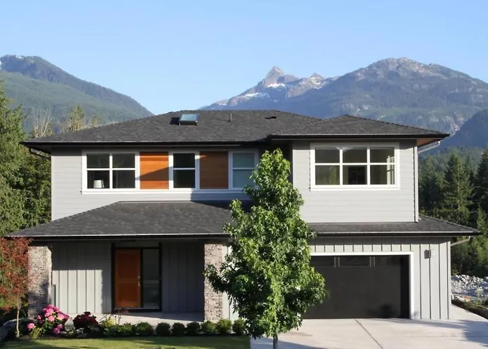 Mountain Serenity Meets Luxury