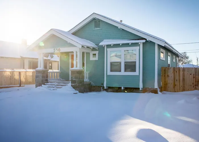 Reno'S Biggest Little House - Cozy Home Theatre