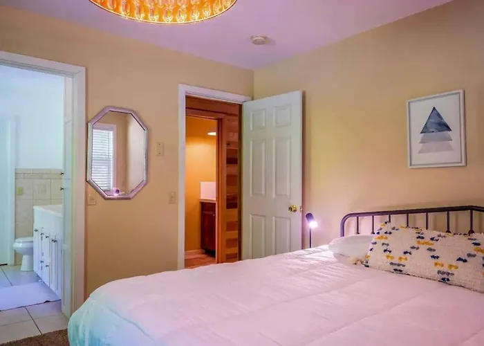 Luxury Mountain Cabin With Private Waterfall, Game Room, Scenic Views And Hiking Trails