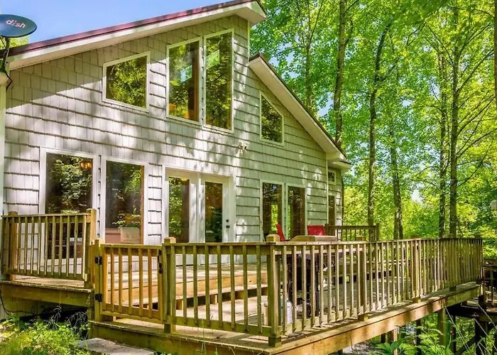Luxury Mountain Cabin With Private Waterfall, Game Room, Scenic Views And Hiking Trails