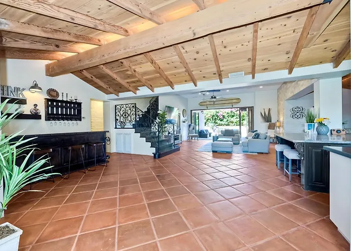 Walk To The Beach - Outdoor Dining - Spacious