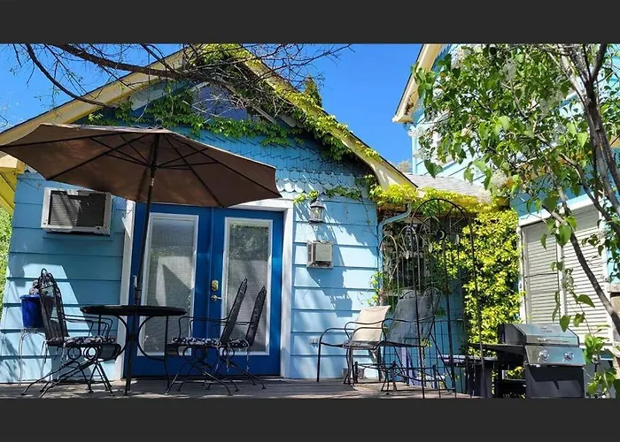 Bluemoon Vacation Rentals - Bluemoon Cottage