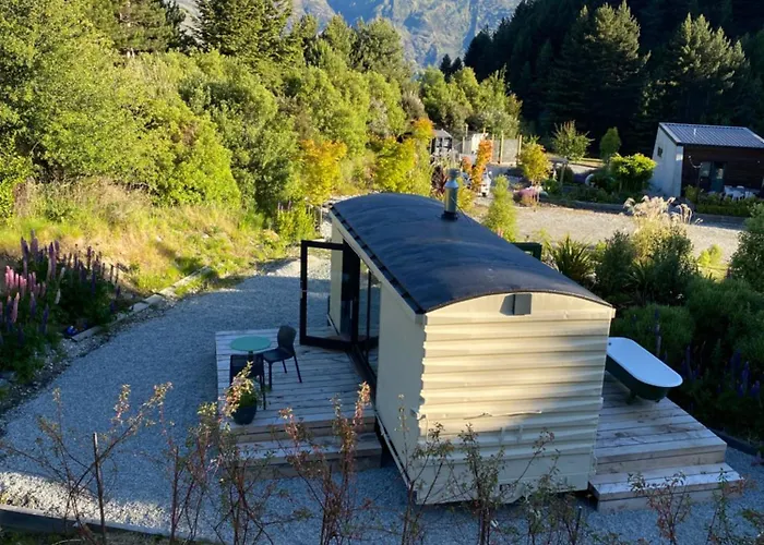 The Box Car With Outdoor Private Bath