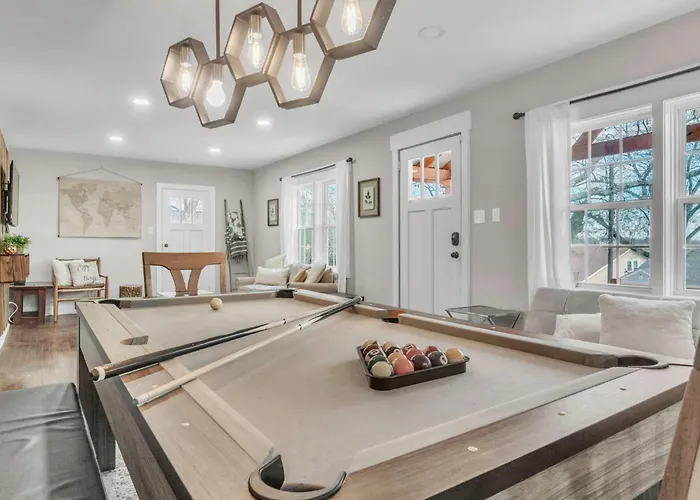 4Bed/3Bath- 1 Mile To Downtown