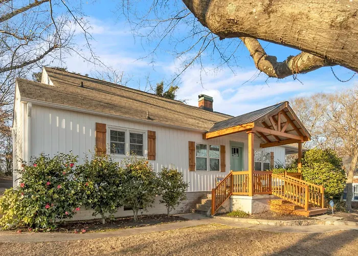 4Bed/3Bath- 1 Mile To Downtown