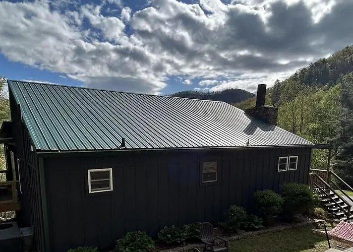 Cabin With A View In Hot Springs—Walk To At