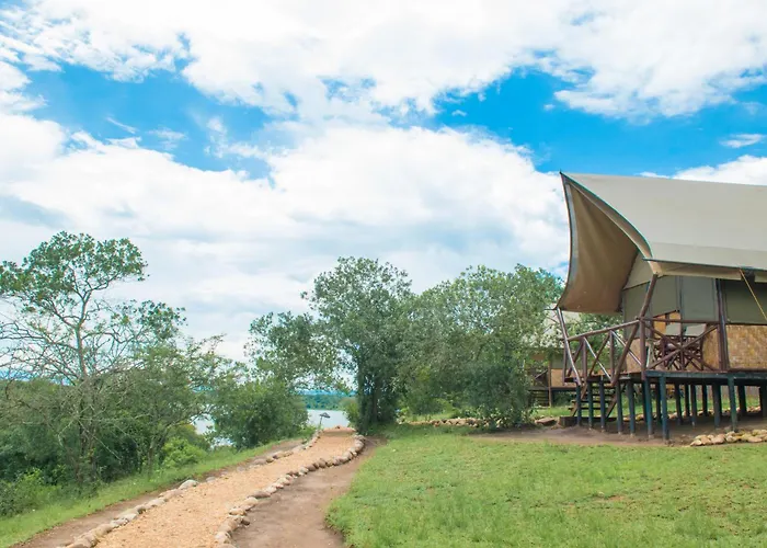 Queen Elizabeth Bush Lodge By Nature Lodges Ltd