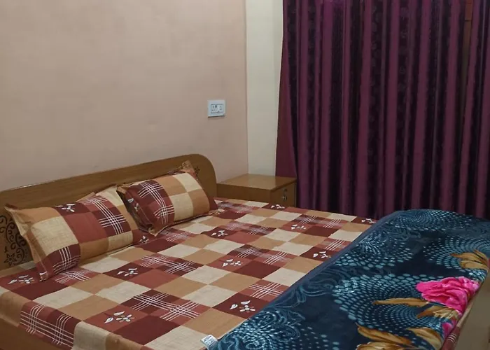 Anant Paying Guest House