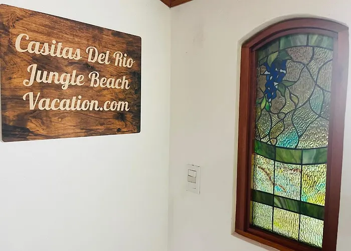 Casitas Del Rio Riverfront Nature Lodge