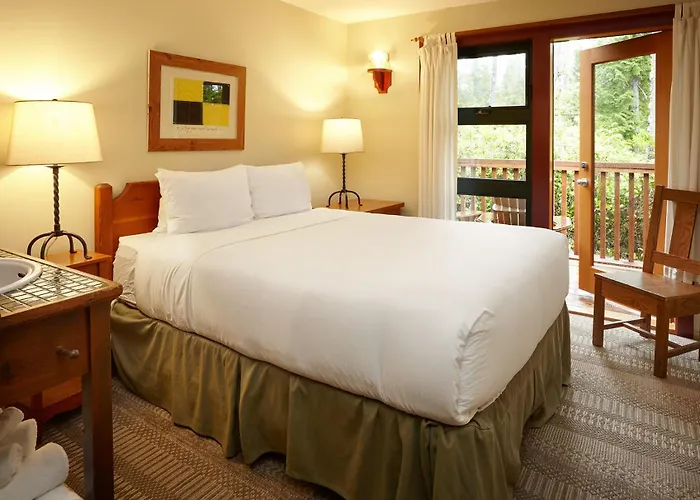 Middle Beach Lodge