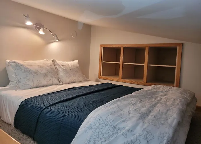 Quiet Lofted Studio At Tomboy Lodge