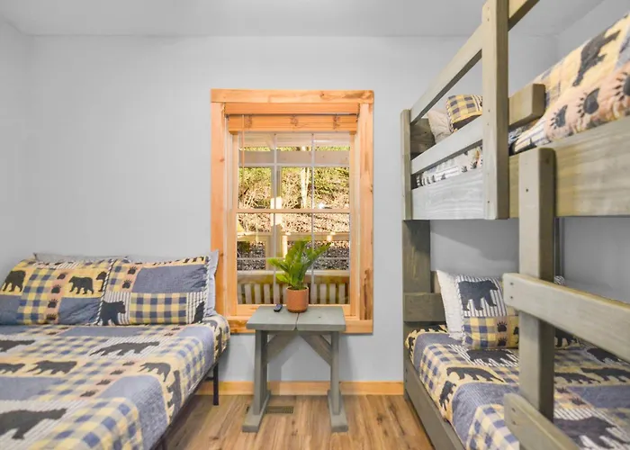 Tsaliwood Cabin
