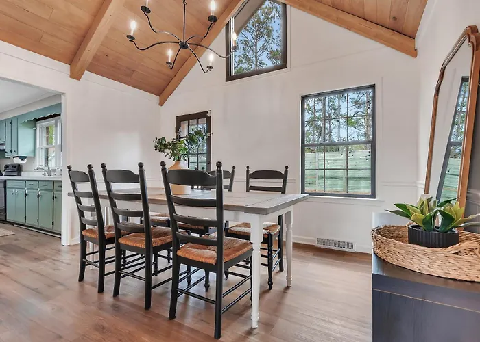 Charming Ranch In Wilmington