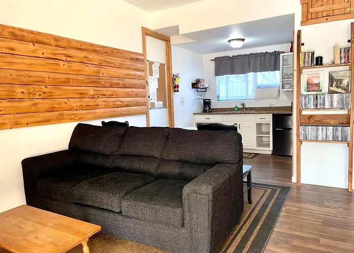 Sierra Mountain Lodge - Vacation Rentals - Yosemite