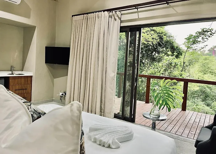 Bushbaby Valley Lodge