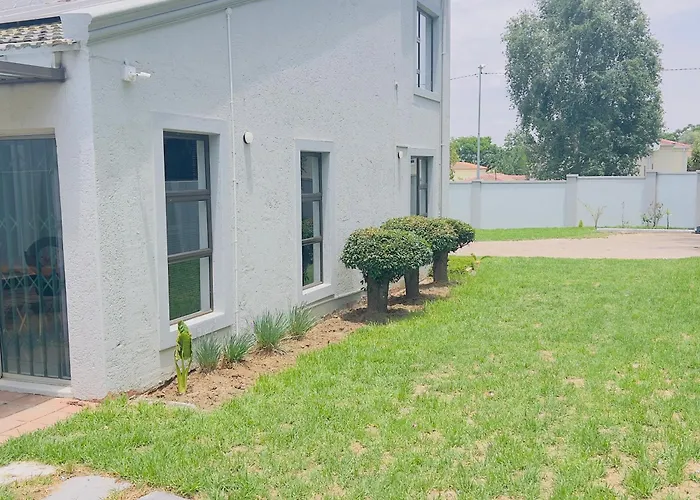 Cheerful 3-Bedroom Home With Water And Backup Power Around Sandton