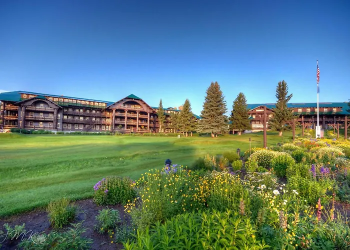 Glacier Park Lodge