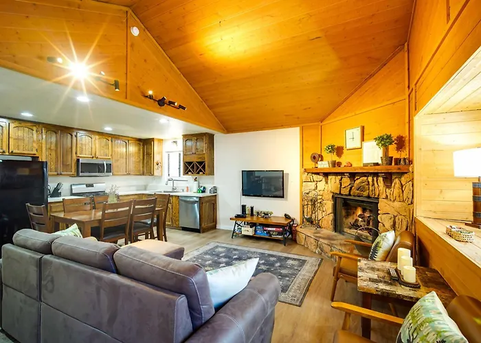 < 3 Mi To Lake: 'Goldilodge' Big Bear Lake Cabin