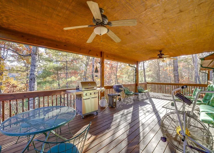 Almond Vacation Rental W/ Mountain Views!