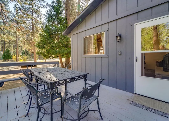 Graeagle Vacation Rental Cabin W/ Game Room!