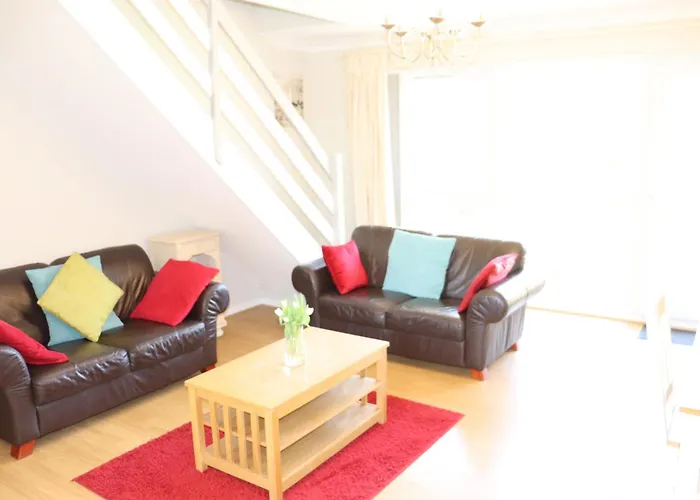 Corton Retreats At Waterside Park