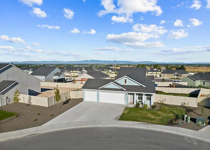 Chic 3Br Haven Near Wineries, Lake Lowell & C Of I - Ideal For Hiking & Relaxing!