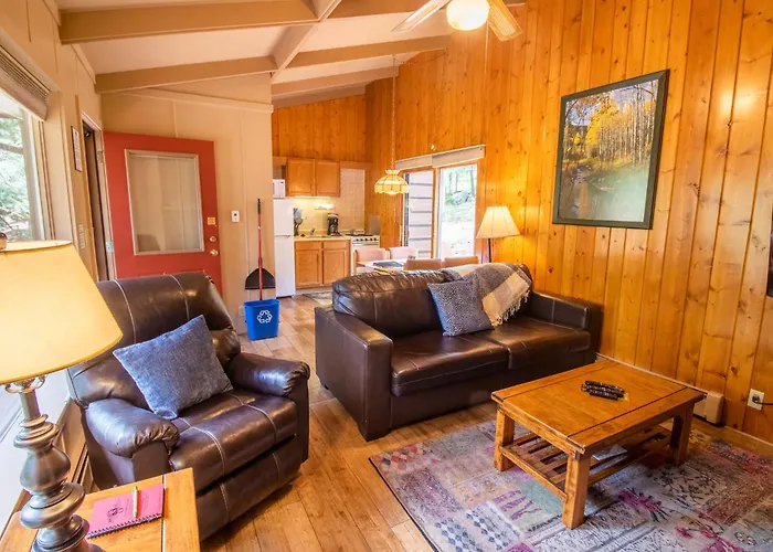 Castle Mountain Lodge