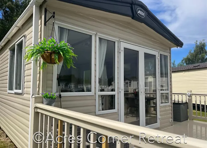 Acres Corner Retreat Inc Hot Tub At Tattershall Lakes Country Park