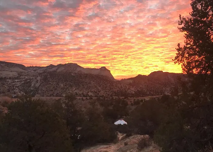 Escalante Yurts - Luxury Lodging