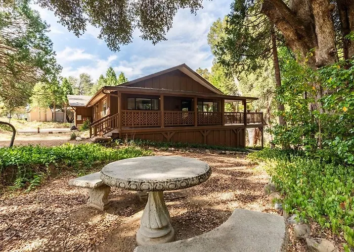 Ponderosa Creekside Retreat