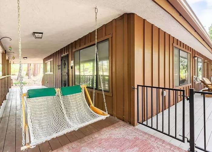 Ponderosa Creekside Retreat