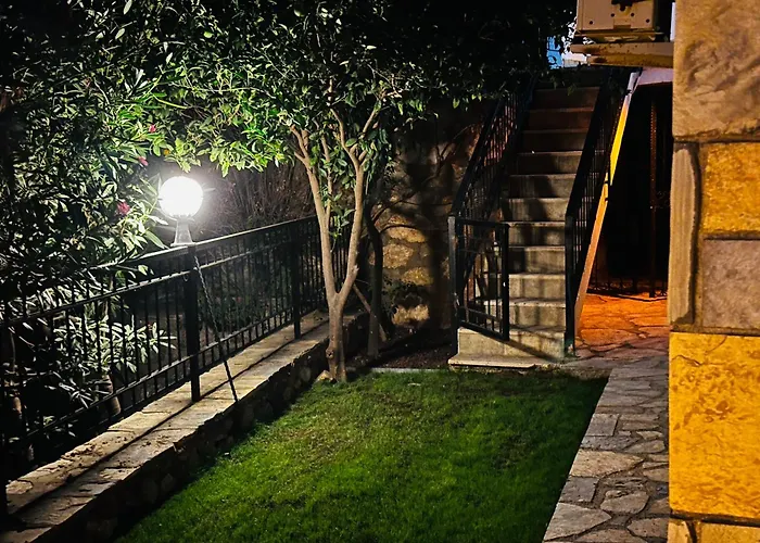 Deniz Manzarali Tas Villa