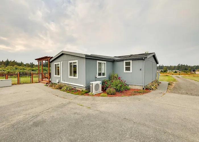 Serene Sequim Retreat W/ Deck: Pets Welcome!