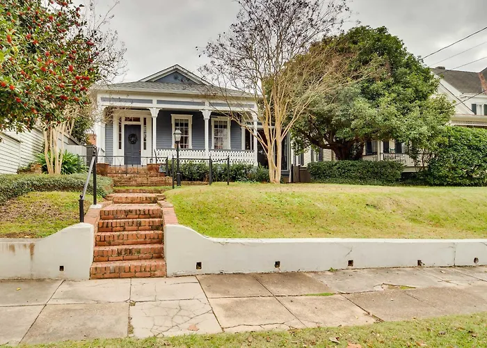 Comfy Central Natchez Hideaway: Walk To Dtwn!