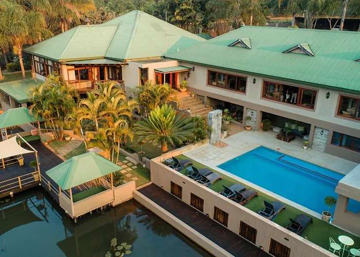 Bambuu Lakeside Lodge