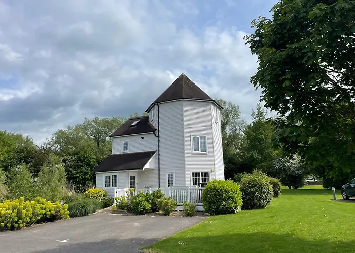 Windrush Turret Lodge