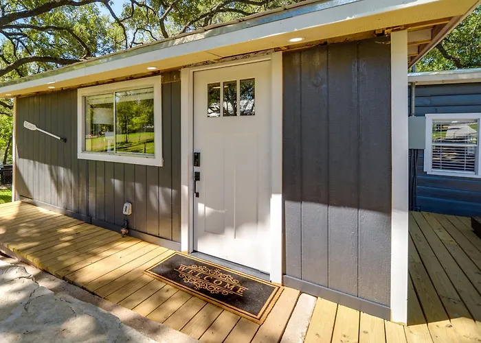 Waterfront Lake Lbj Cabin W/ Private Dock!