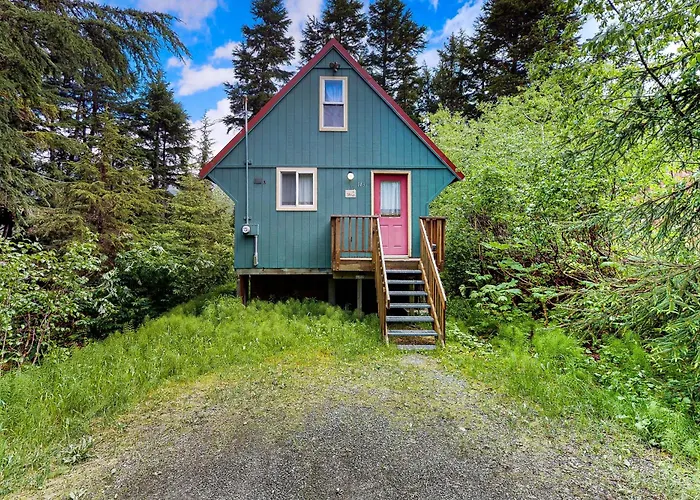 Quiet A-Frame Tucked Off The Road In Girdwood