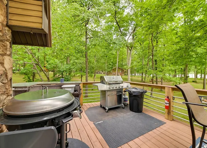 Cozy Dover Home W/ Boat Dock, Fire Pit & Deck!
