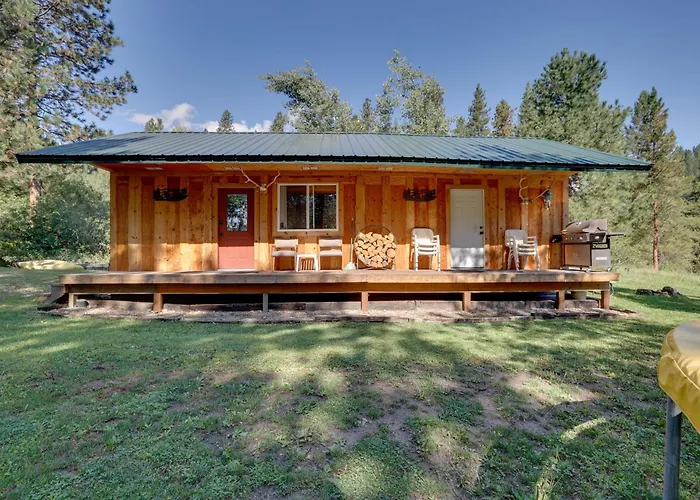 Cozy Countryside Cabin In Robie Creek Park!