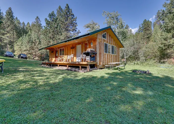 Cozy Countryside Cabin In Robie Creek Park!