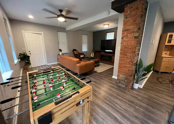 **Stylish Pet Friendly 3 Bedroom House**
