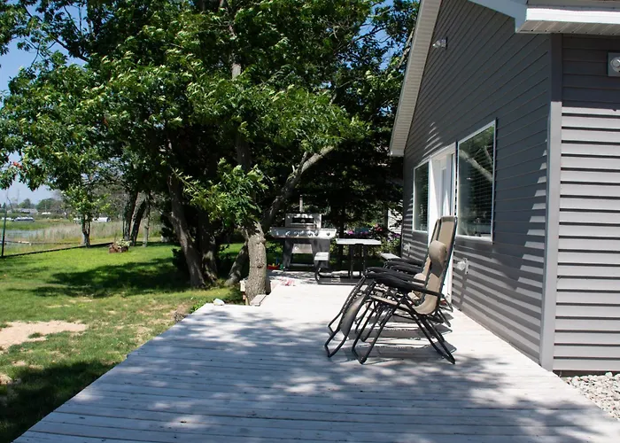 Cozy Home Lake Huron II