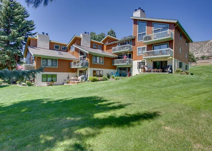 Walk To Beaver Creek Shuttle! Avon Condo W/ Deck