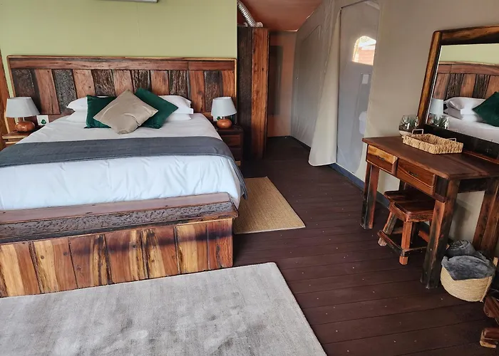 Crimson Bush Lodge