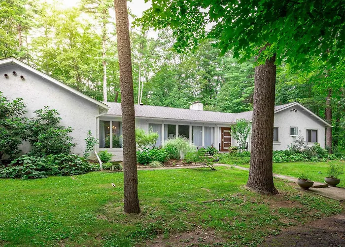 'Casa Real' ~ Expansive Woodstock House W/ Hot Tub