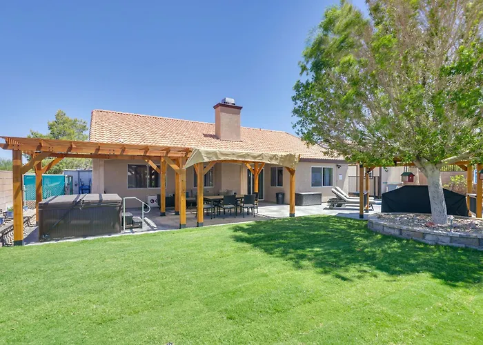 Lovely Bullhead City Retreat W/ Pool And Hot Tub