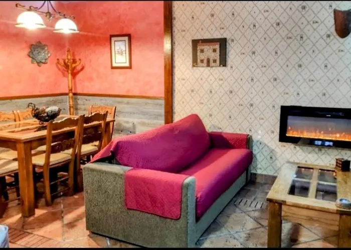 GREDOS RURALRUT en El Tiemblo a 1 hora de Madrid, zonas de baño a pocos metros, Reservas Naturales, cabina hidromasaje, Aire Acondicionado, WIFI