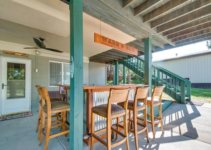 2-Level Home W/ Deck: 1/2 Mi To Lake Mcconaughy!